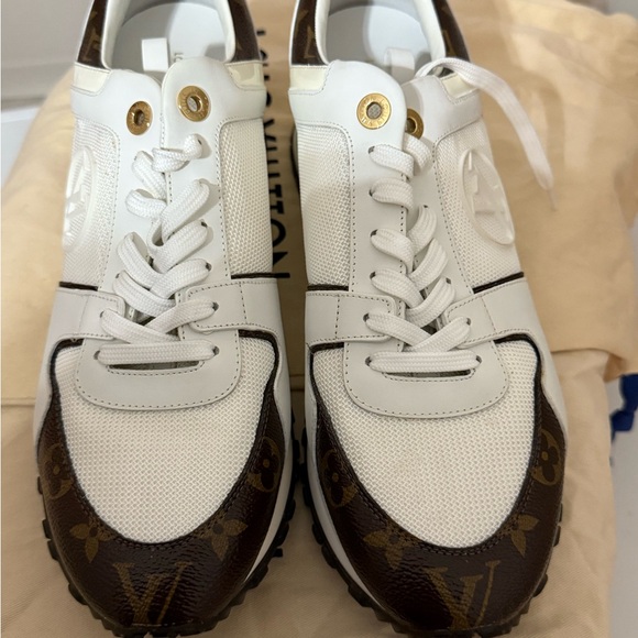 Louis Vuitton White and Black Men's Sneakers - Picture 2 of 4